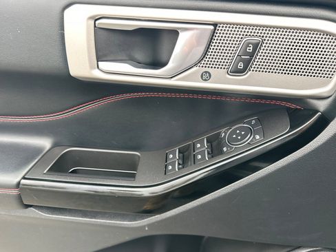 Used 2022 Ford Explorer ST-Line w/ Class IV Trailer Tow Package image 8