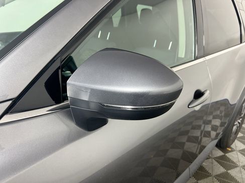 Used 2023 Nissan Pathfinder SV image 12