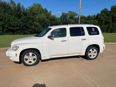 Used 2006 Chevrolet HHR LT FWD image 2