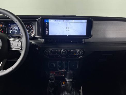 Used 2025 Jeep Wrangler Unlimited Sport AWD/4WD image 16