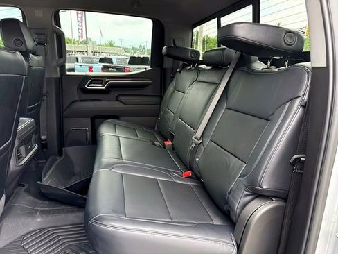 Used 2024 Chevrolet Silverado 1500 LT Trail Boss w/ Convenience Package II AWD/4WD image 24