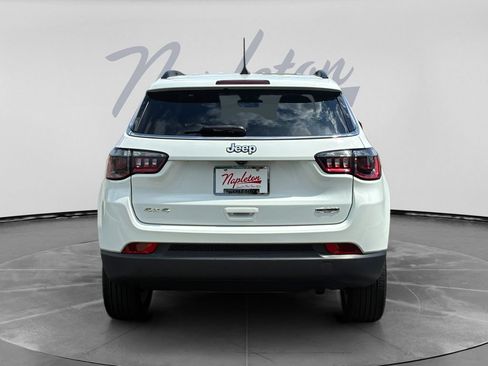 Used 2022 Jeep Compass Latitude AWD/4WD image 7