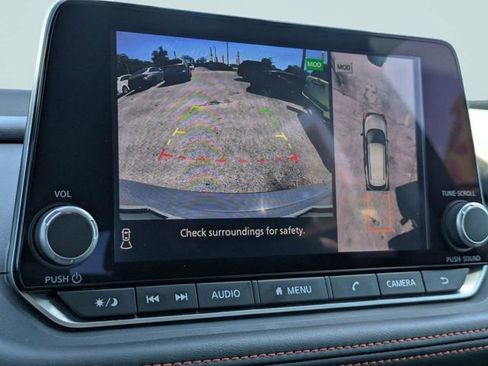 Used 2025 Nissan Rogue SV image 23