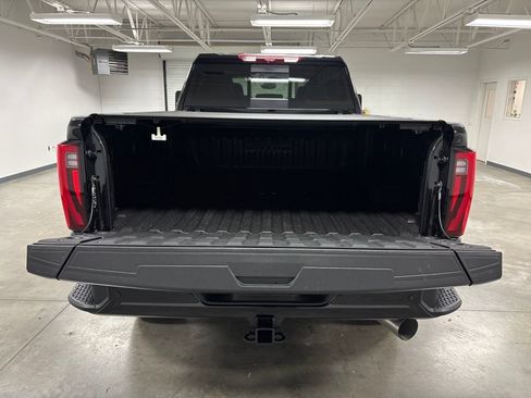 New 2026 GMC Sierra 2500 Denali w/ Denali Reserve Package image 17