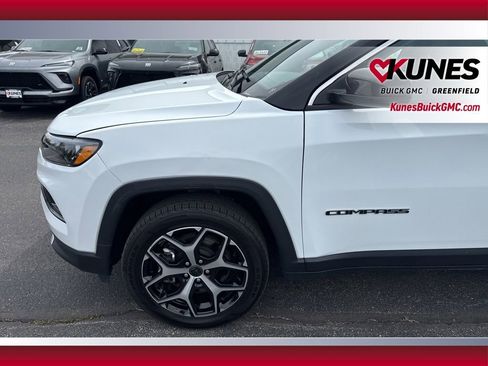 Used 2025 Jeep Compass Limited AWD/4WD image 12