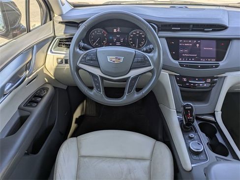 Used 2021 Cadillac XT5 Premium Luxury image 16