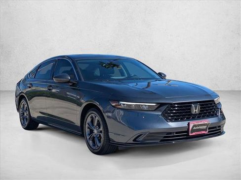 Used 2024 Honda Accord EX-L image 3