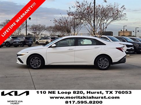 Used 2024 Hyundai Elantra SEL image 12