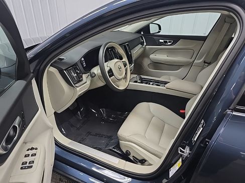 Used 2024 Volvo S60 B5 Plus w/ Climate Package AWD/4WD image 30