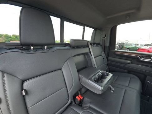 Used 2024 GMC Sierra 2500 Denali w/ Denali Reserve Package AWD/4WD image 16