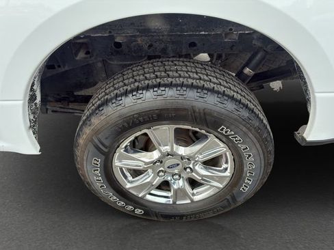 Used 2017 Ford F150 XLT w/ Equipment Group 302A Luxury AWD/4WD image 11