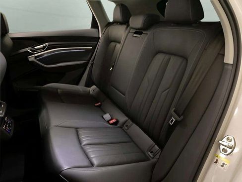 Used 2024 Audi Q8 e-tron Premium Plus w/ Premium Plus Package image 74