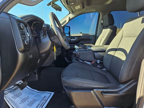 Used 2023 Chevrolet Silverado 2500 Custom w/ Custom Convenience Package image 17