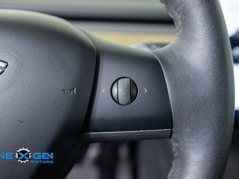 Used 2022 Tesla Model Y Long Range AWD/4WD image 14
