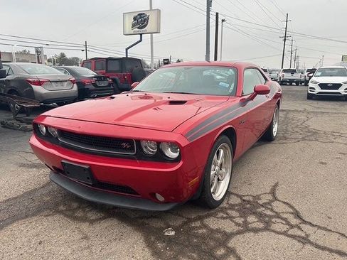 Used 2011 Dodge Challenger R/T image 1