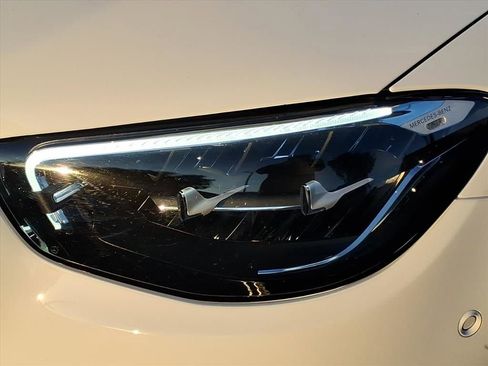 Used 2023 Mercedes-Benz E 350 4MATIC Sedan image 11