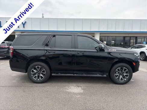 Used 2022 Chevrolet Tahoe Z71 w/ Luxury Package AWD/4WD image 3
