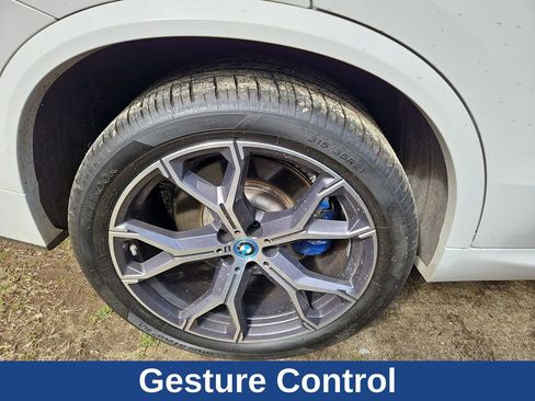 Used 2025 BMW X5 xDrive50e w/ M Sport Package image 8