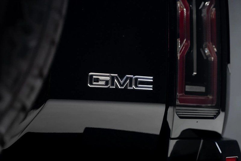 Used 2024 GMC Hummer EV 2X w/ LPO, Illumination Package AWD/4WD image 34
