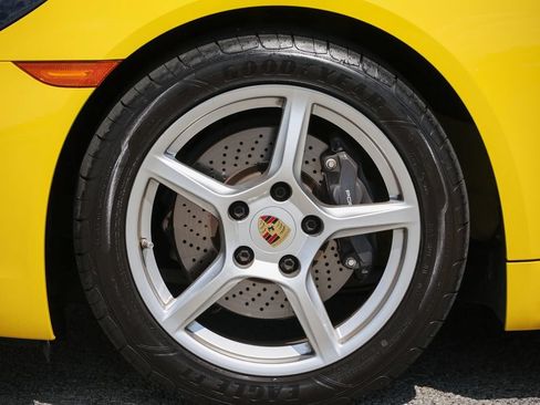Certified 2024 Porsche 718 Boxster RWD image 41