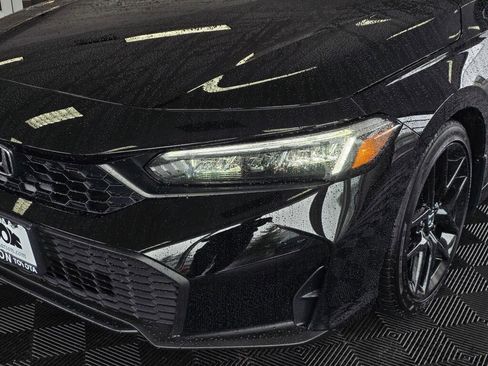 Used 2025 Honda Civic Sport image 10