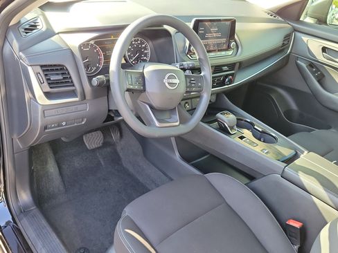 Certified 2025 Nissan Rogue S FWD image 18