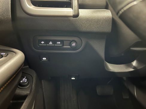 Used 2024 GMC Terrain AT4 w/ Tech Package image 28