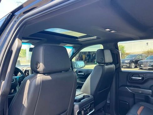 Used 2021 GMC Sierra 1500 AT4 w/ AT4 Preferred Package AWD/4WD image 12
