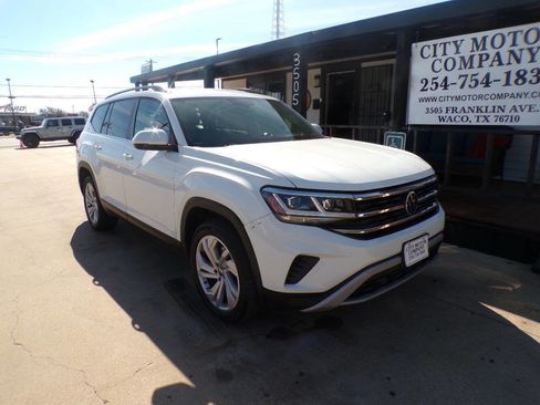 Used 2021 Volkswagen Atlas SE image 2
