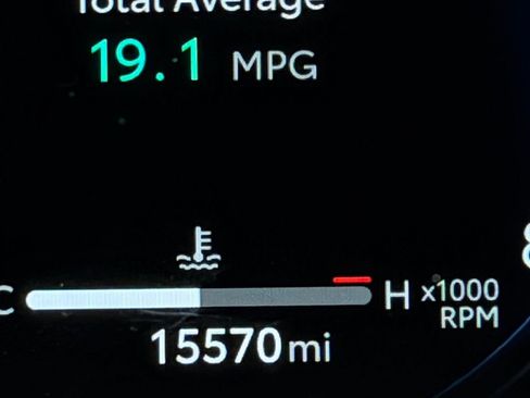 Used 2024 Toyota Highlander Platinum image 14