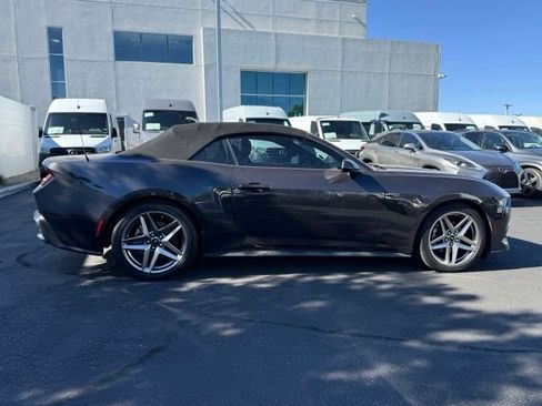 Used 2024 Ford Mustang Convertible RWD image 8