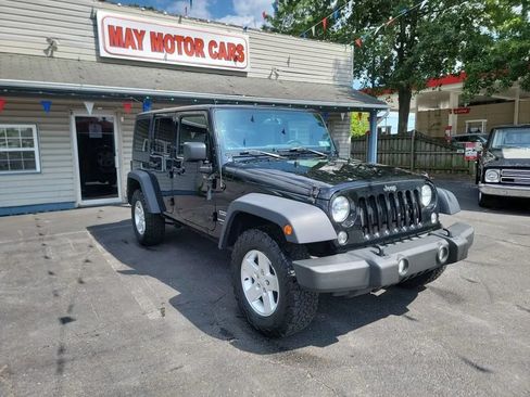 Used 2018 Jeep Wrangler Unlimited Sport S AWD/4WD image 3
