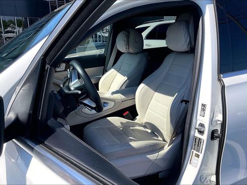 Certified 2025 Mercedes-Benz GLS 580 4MATIC image 8