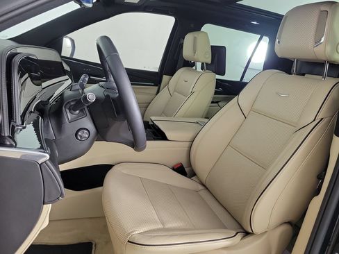Certified 2024 Cadillac Escalade Premium Luxury AWD/4WD image 17