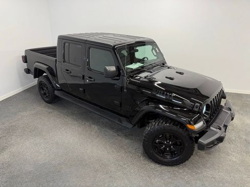 Used 2022 Jeep Gladiator Willys image 5