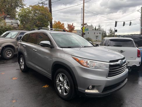 Used 2015 Toyota Highlander Limited Platinum image 7