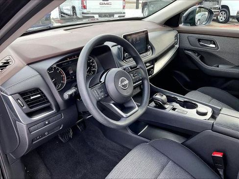 Certified 2023 Nissan Rogue SV image 8