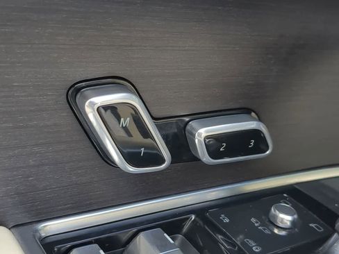 Used 2024 Land Rover Range Rover Autobiography image 17