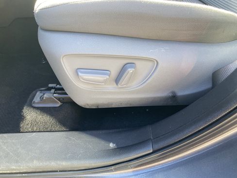 Used 2023 Toyota Highlander LE image 21