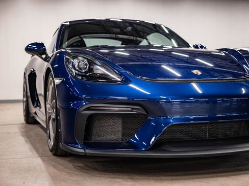 Used 2020 Porsche 718 Cayman GT4 RWD image 37