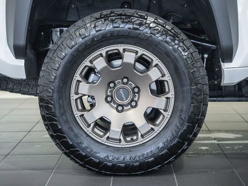 Used 2025 Toyota 4Runner Trailhunter AWD/4WD image 21