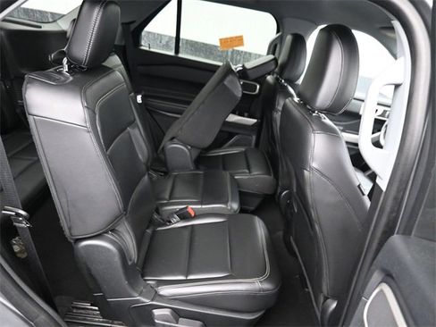 Used 2024 Ford Explorer XLT w/ Equipment Group 202A image 8