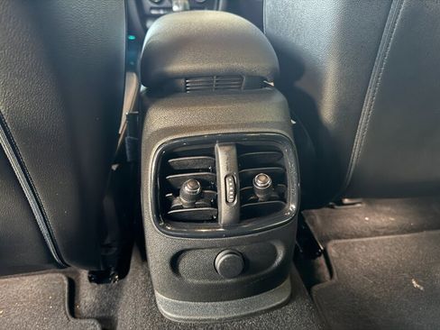 Used 2016 MINI Cooper Clubman image 25