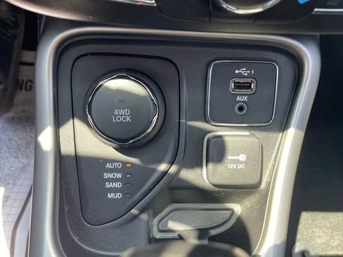 Used 2021 Jeep Compass Latitude AWD/4WD image 23