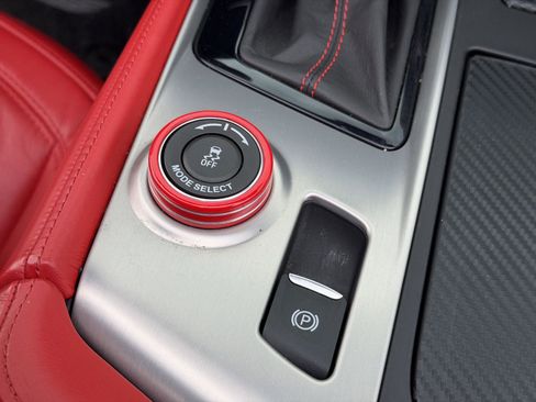 Used 2015 Chevrolet Corvette Z06 w/ 3LZ Preferred Equipment Group image 25