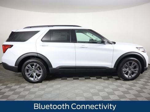 New 2026 Ford Explorer Active AWD/4WD image 2