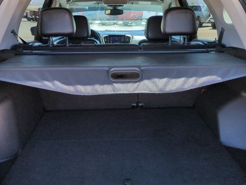 Used 2021 GMC Terrain SLT w/ LPO, Cargo Package FWD image 28