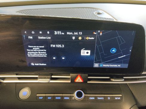 Used 2023 Hyundai Elantra SEL w/ Convenience Package FWD image 25