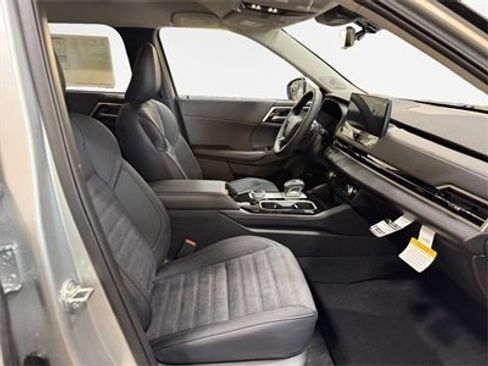 New 2025 Mitsubishi Outlander SE image 25