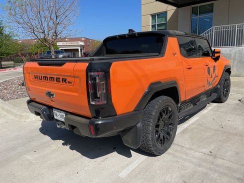 Used 2024 GMC Hummer EV 3X w/ LPO, Illumination Package image 4